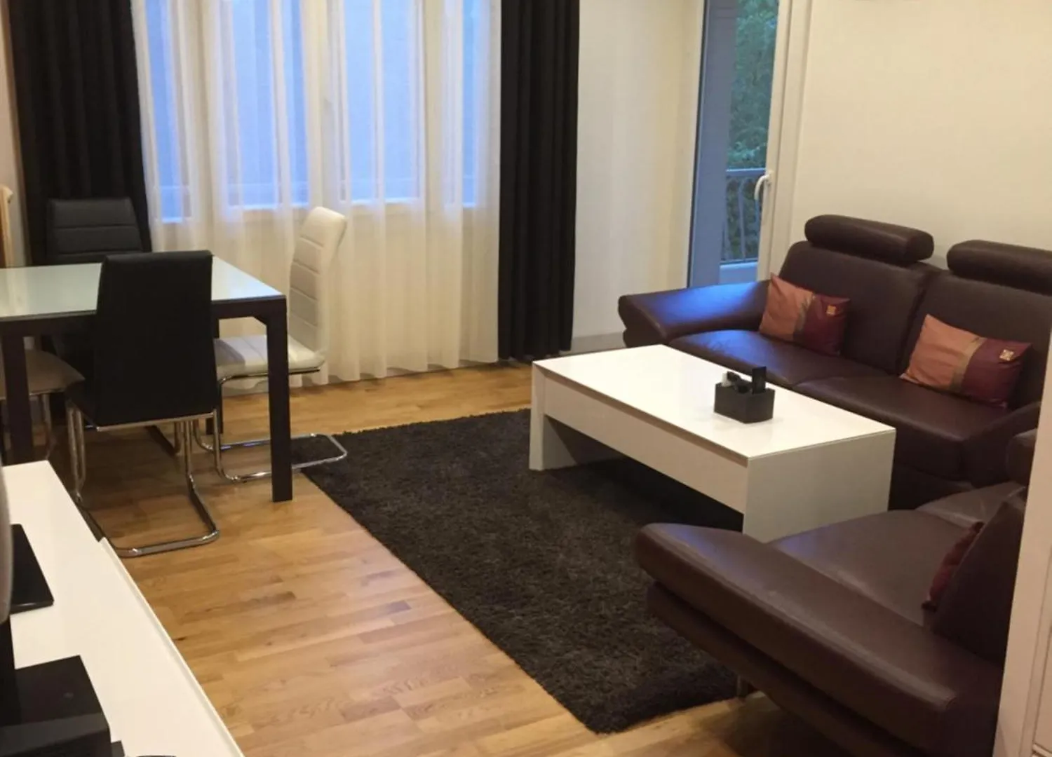Appartement 2 Chambres Dans Une Residence Plus Parking Avignon