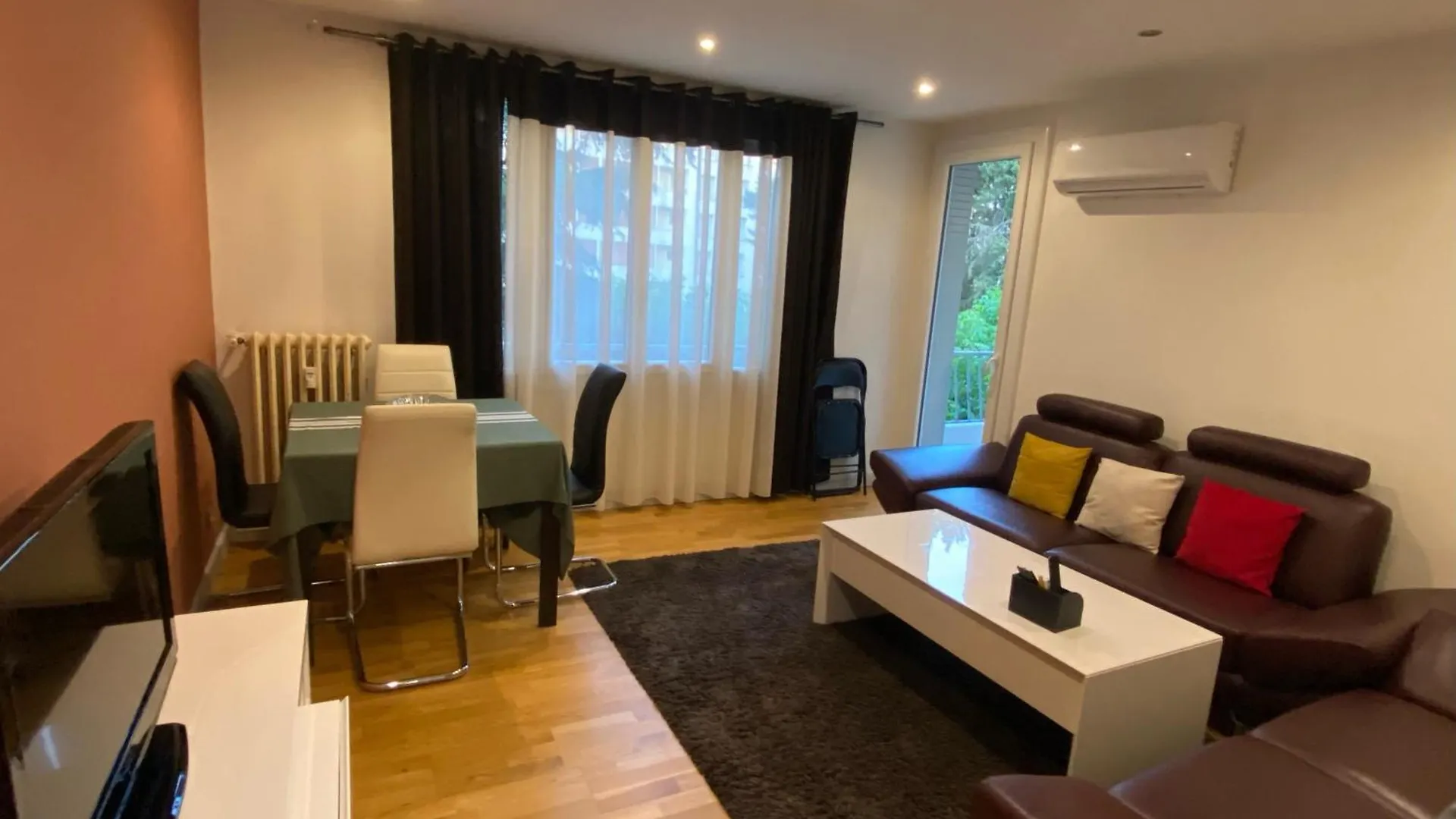 Apartment Appartement 2 Chambres Dans Une Residence Plus Parking Avignon