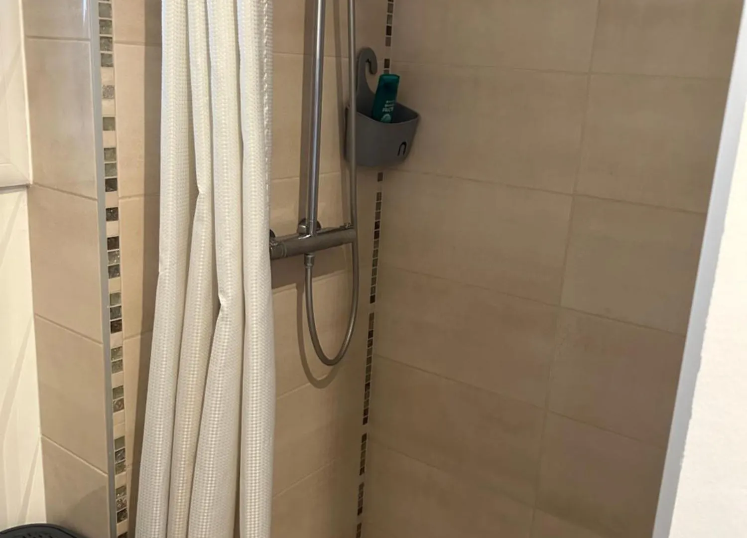 Appartement 2 Chambres Dans Une Residence Plus Parking Avignon