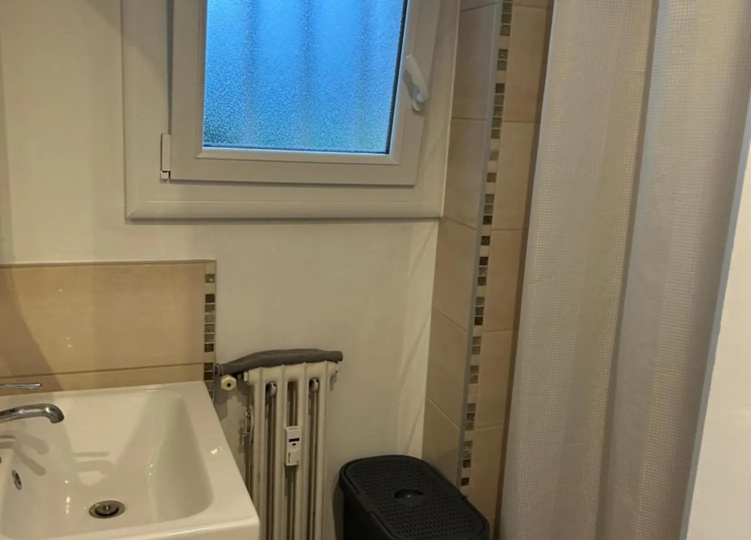 Appartement 2 Chambres Dans Une Residence Plus Parking Avignon France