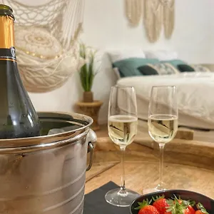  Appartement Bien-etre Au Naturel, Room, Jacuzzi Sauna, Centre-historique